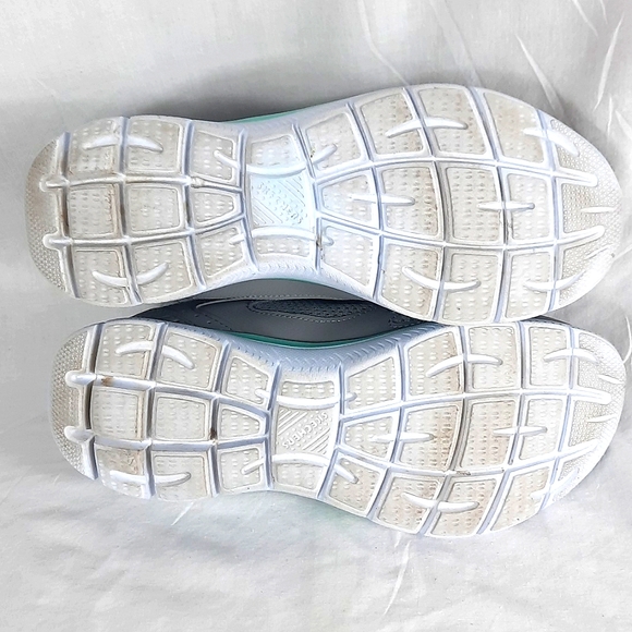 Skechers Women's Suited Memory Foam Leather Shoes Size 8 Gray Green Athletic - Picture 10 of 11